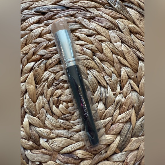 Laura Geller angled foundation brush new in packaging - Picture 1 of 5